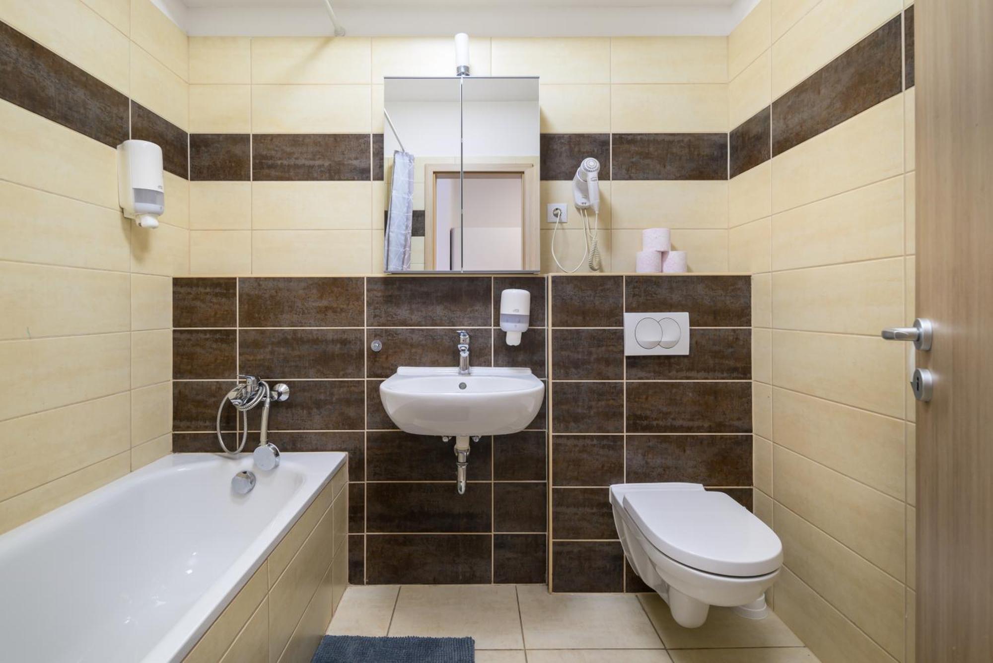 Atrium Residence Deluxe Suite-Free Parking Garage Same Building Budapeszt Zewnętrze zdjęcie